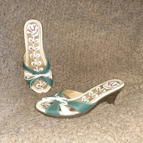 FLY LONDON-Blue/White Leather-Slides-Kitten Heel-Size 36/6-Excellent - Picture 1 of 7